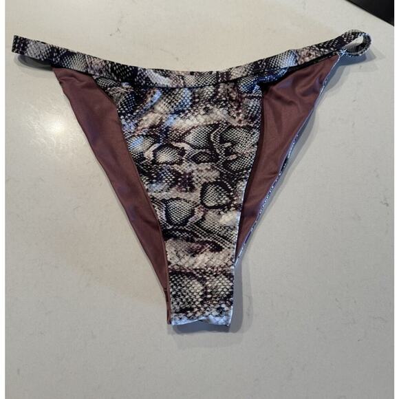 Nasty Gal US6 Snake A Difference Triangle Bikini Set Top Bottom Print Sexy - Picture 3 of 9